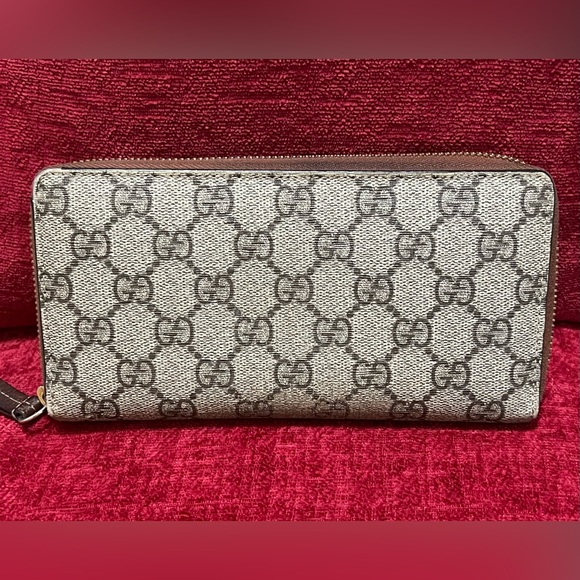 GUCCI AUTHENTIC BROWN ICONIC GG CANVAS ZIPPY WALLET. EUC. - Picture 1 of 8